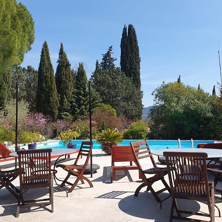 Au Mas Saint Pierre Hotel Pignans Bagian luar foto