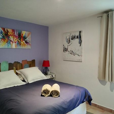 Au Mas Saint Pierre Hotel Pignans Bagian luar foto