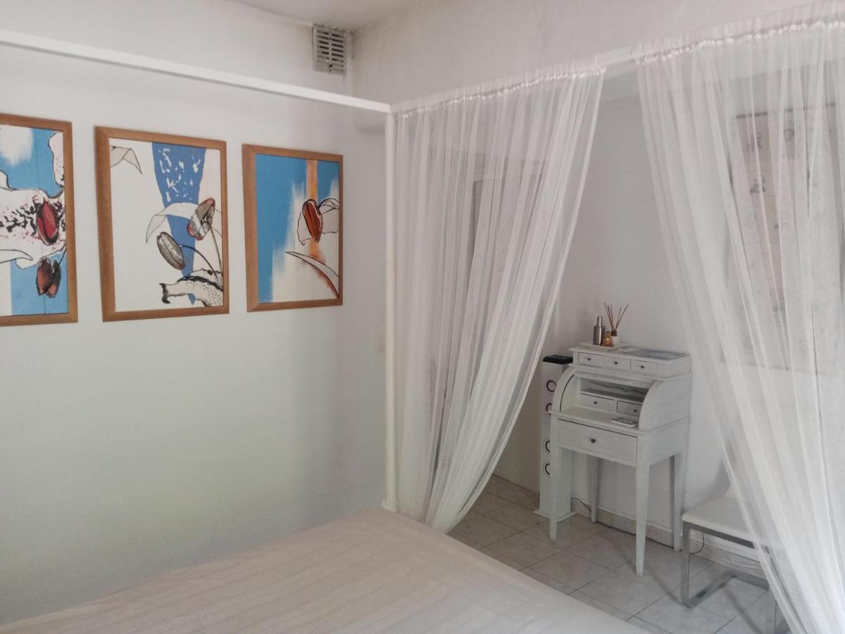 Au Mas Saint Pierre Hotel Pignans Bagian luar foto