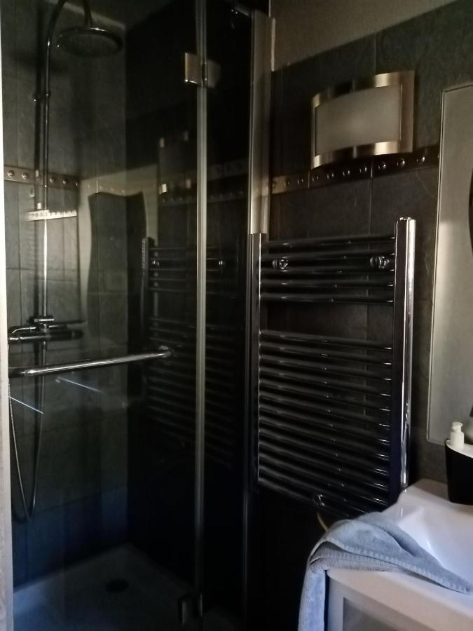 Au Mas Saint Pierre Hotel Pignans Bagian luar foto