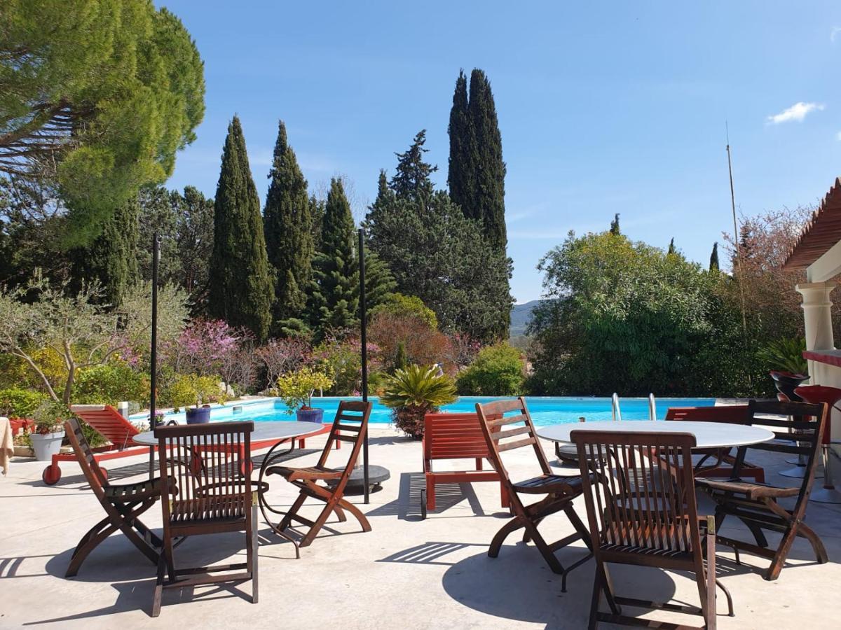Au Mas Saint Pierre Hotel Pignans Bagian luar foto