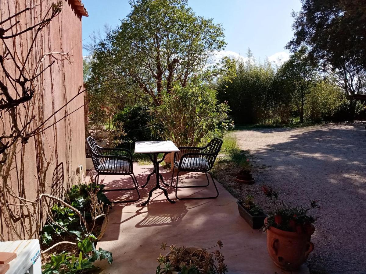 Au Mas Saint Pierre Hotel Pignans Bagian luar foto