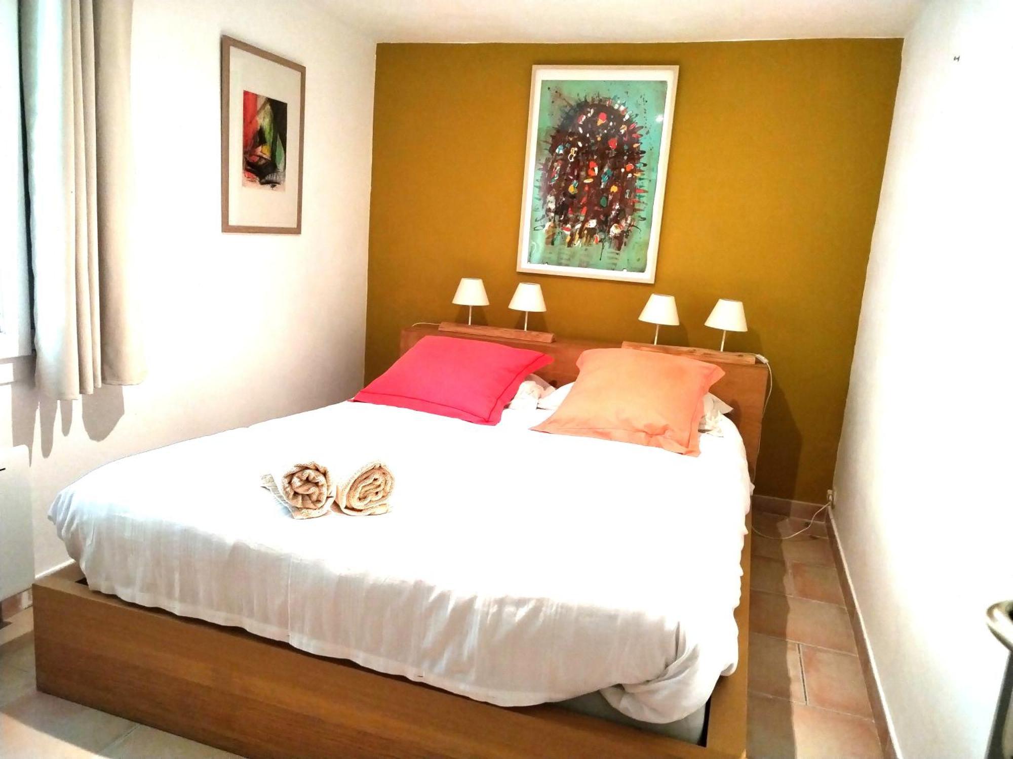 Au Mas Saint Pierre Hotel Pignans Bagian luar foto