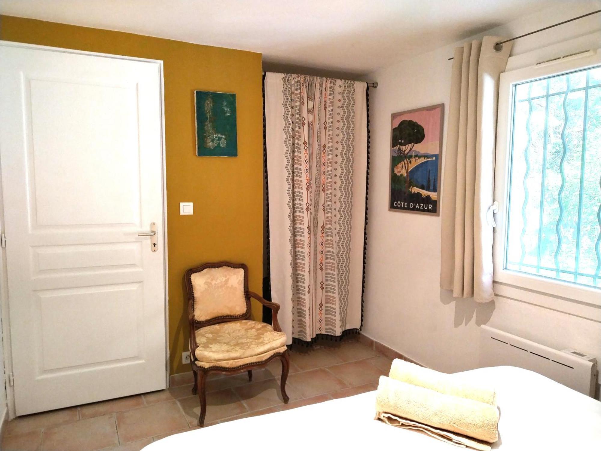 Au Mas Saint Pierre Hotel Pignans Bagian luar foto